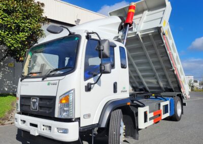 E400 4×2 tipper